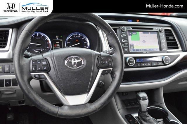 used 2015 Toyota Highlander car, priced at $19,694