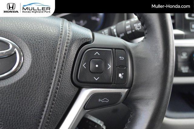 used 2015 Toyota Highlander car, priced at $19,694