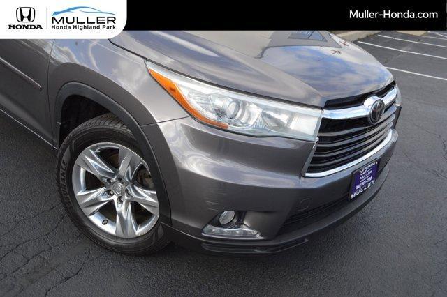 used 2015 Toyota Highlander car, priced at $19,694