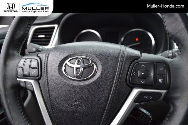 used 2015 Toyota Highlander car, priced at $19,694