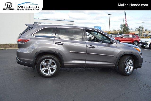 used 2015 Toyota Highlander car, priced at $19,694
