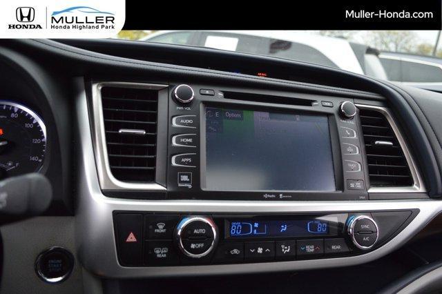used 2015 Toyota Highlander car, priced at $19,694