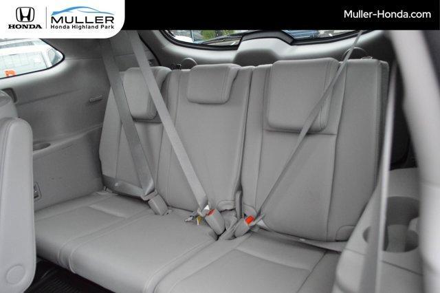 used 2015 Toyota Highlander car, priced at $19,694