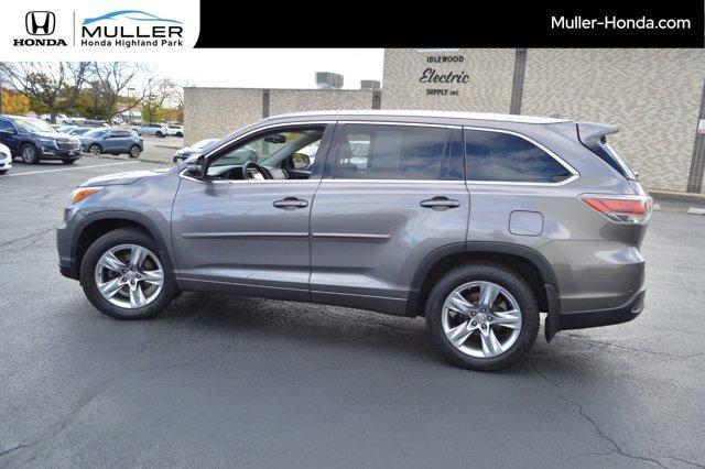 used 2015 Toyota Highlander car, priced at $19,694