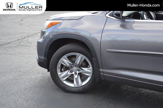 used 2015 Toyota Highlander car, priced at $19,694
