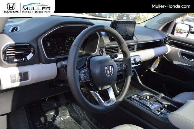 new 2025 Honda Pilot car, priced at $51,825