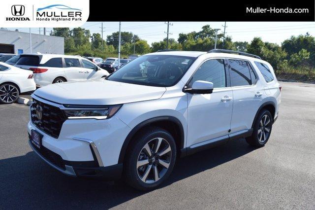 new 2025 Honda Pilot car, priced at $54,985