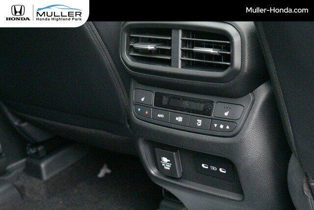 new 2025 Honda Pilot car, priced at $54,530