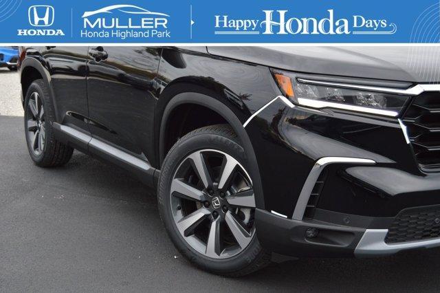 new 2025 Honda Pilot car, priced at $54,475