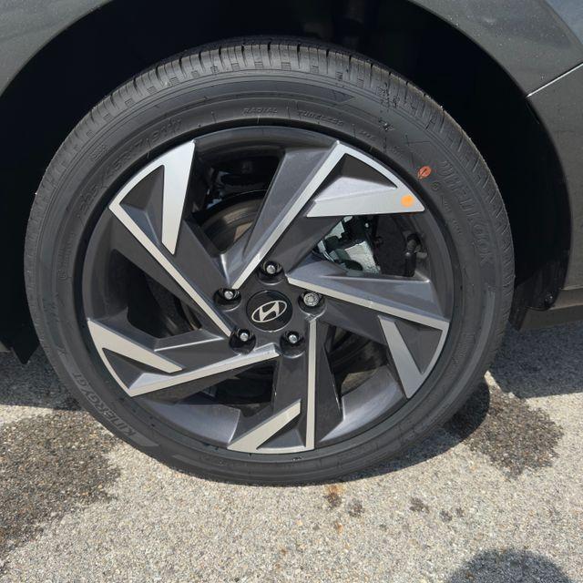 new 2025 Hyundai Elantra car, priced at $26,360