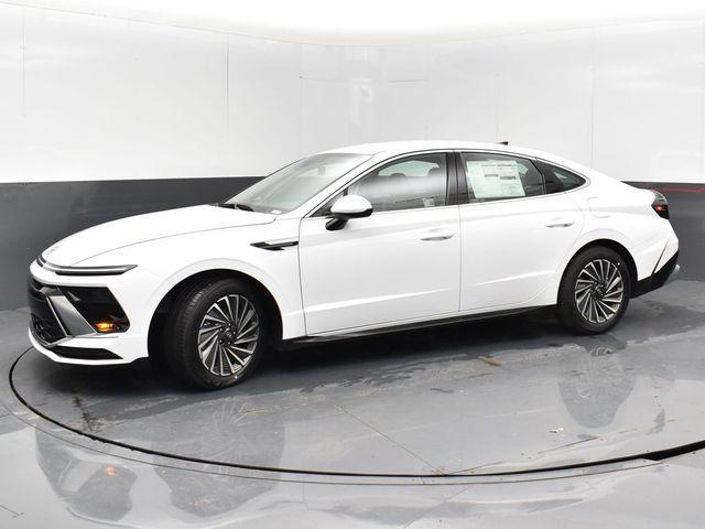 new 2025 Hyundai Sonata Hybrid car, priced at $31,540