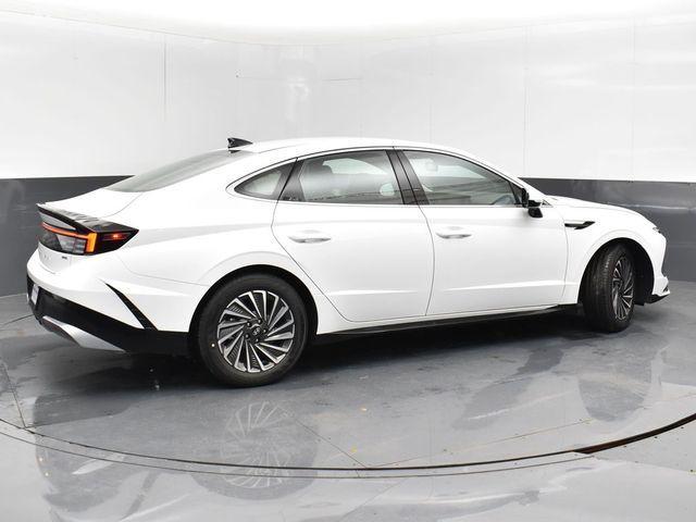 new 2025 Hyundai Sonata Hybrid car, priced at $31,540