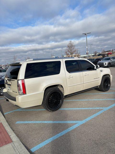 used 2012 Cadillac Escalade ESV car, priced at $11,998