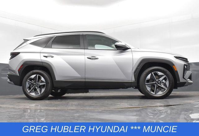 new 2025 Hyundai TUCSON Hybrid car, priced at $35,260