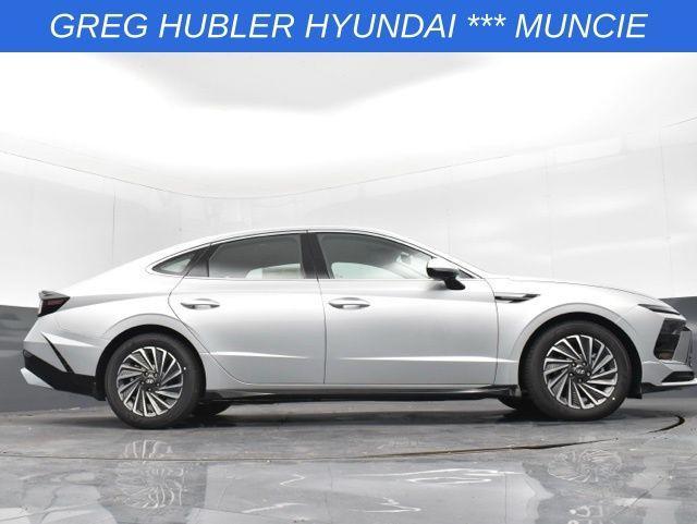 new 2025 Hyundai Sonata Hybrid car, priced at $31,095