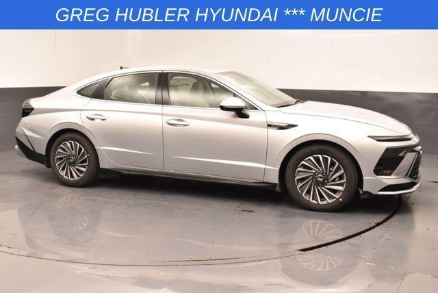 new 2025 Hyundai Sonata Hybrid car, priced at $31,095