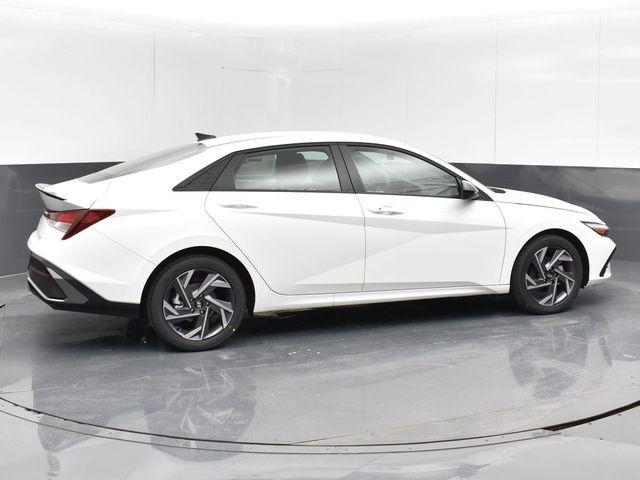 new 2025 Hyundai Elantra car, priced at $24,082