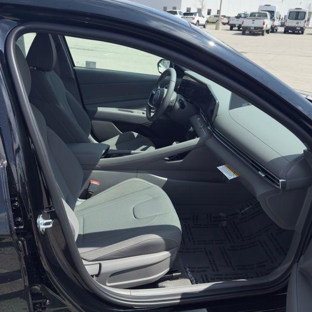 new 2025 Hyundai Elantra car, priced at $26,084