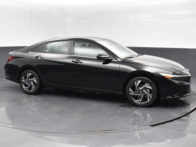 new 2025 Hyundai Elantra car, priced at $25,532