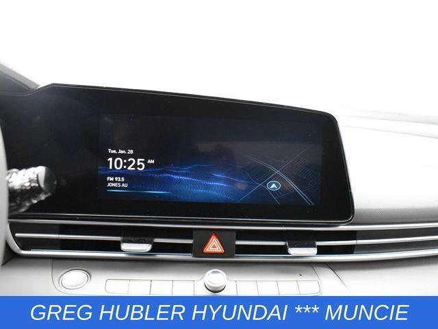 new 2025 Hyundai Elantra car, priced at $25,174