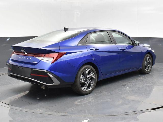 new 2025 Hyundai Elantra car, priced at $26,734