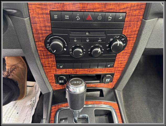 used 2009 Jeep Commander car, priced at $12,999