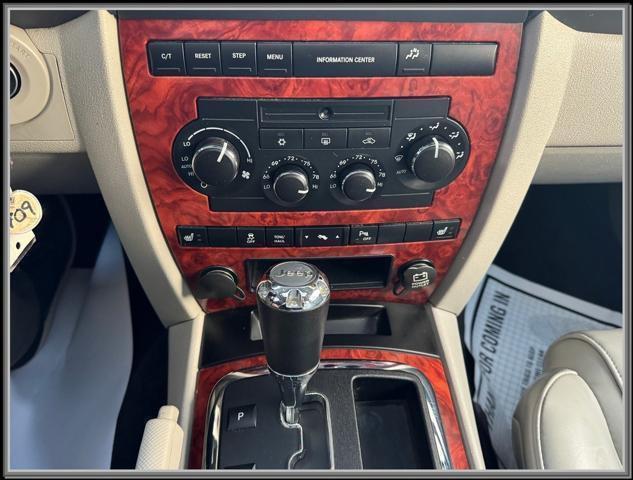 used 2007 Jeep Commander car, priced at $8,999