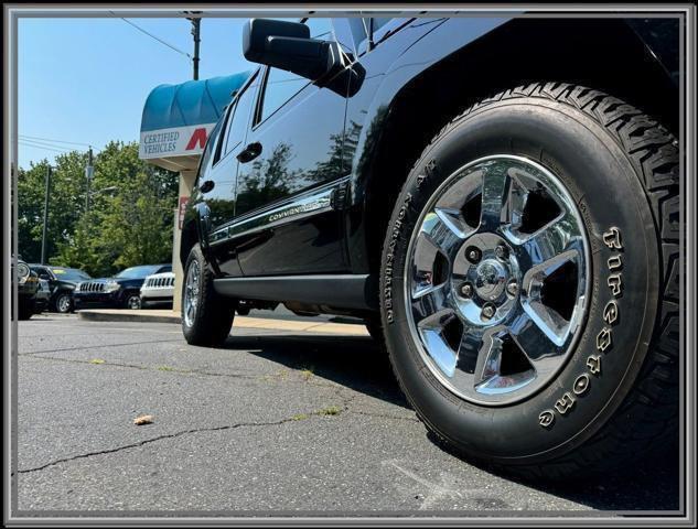 used 2006 Jeep Commander car, priced at $9,999