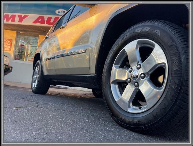 used 2011 Jeep Grand Cherokee car, priced at $12,999