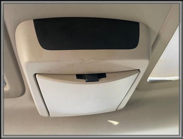 used 2006 Jeep Commander car, priced at $8,499