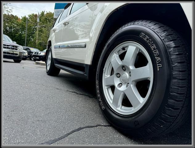 used 2010 Jeep Grand Cherokee car, priced at $10,999