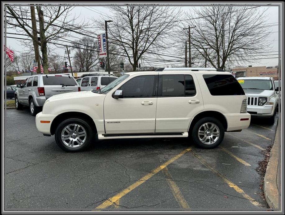 used 2009 Mercury Mountaineer car, priced at $10,999