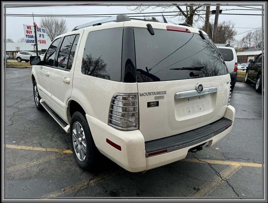 used 2009 Mercury Mountaineer car, priced at $10,999