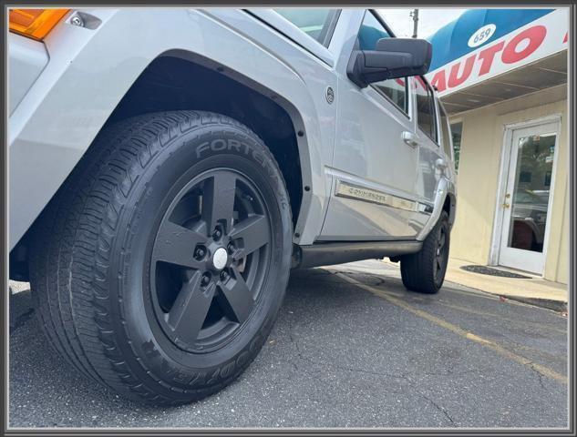 used 2007 Jeep Commander car, priced at $8,999