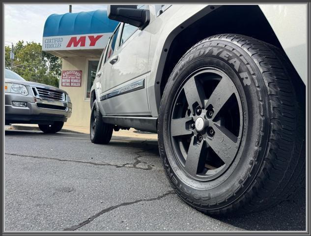 used 2007 Jeep Commander car, priced at $8,999