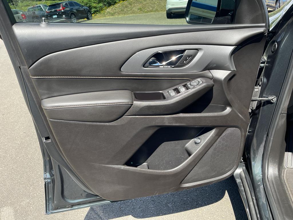 used 2020 Chevrolet Traverse car, priced at $22,799