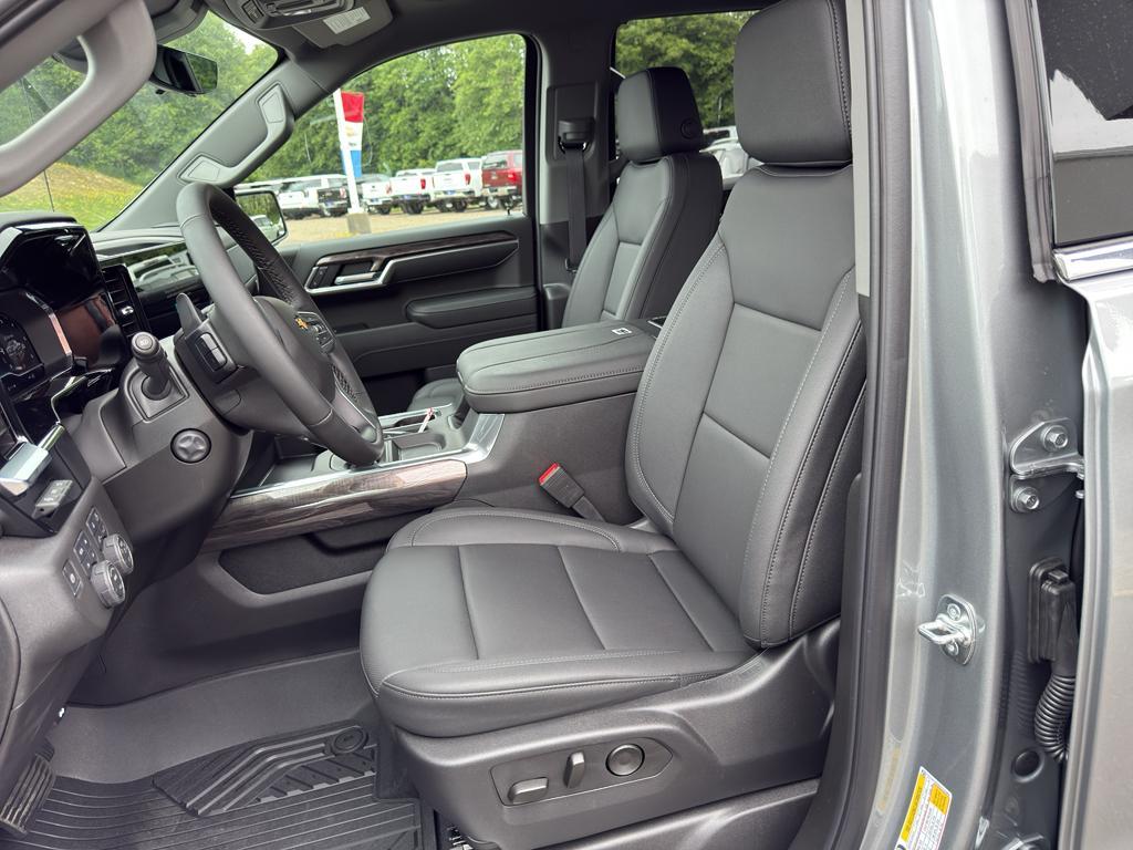 new 2025 Chevrolet Silverado 1500 car, priced at $67,570