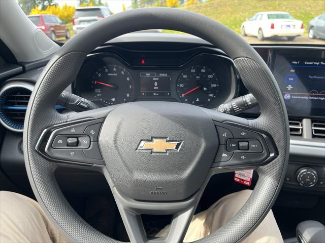 new 2025 Chevrolet Trax car