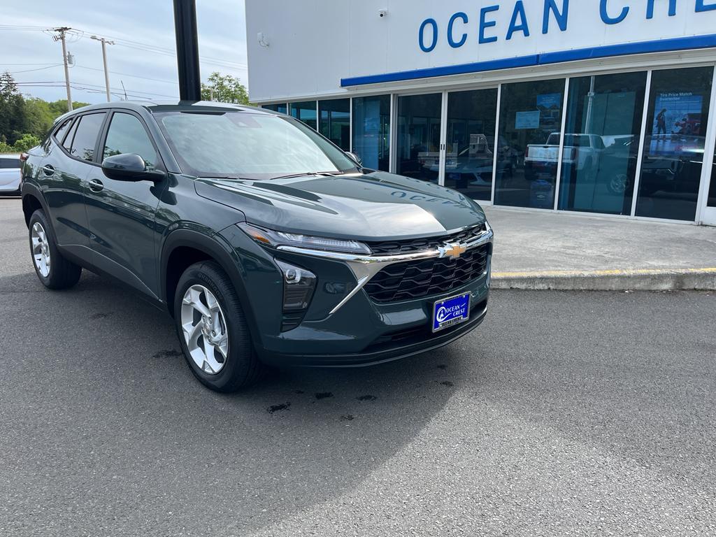 new 2025 Chevrolet Trax car