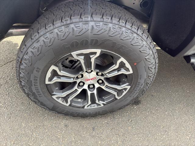 new 2025 GMC Canyon car