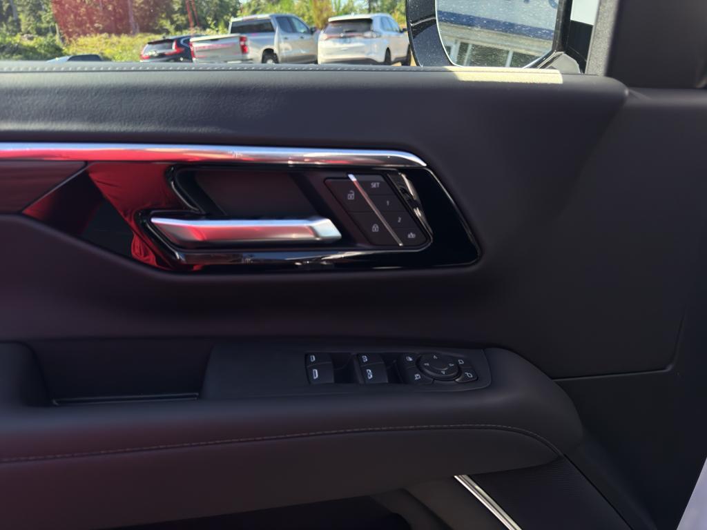 new 2025 Chevrolet Suburban car, priced at $73,180