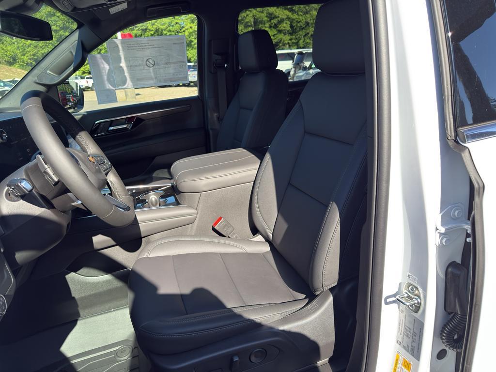 new 2025 Chevrolet Suburban car, priced at $73,180