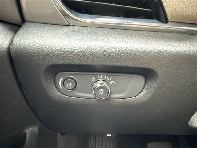 used 2022 Chevrolet Traverse car, priced at $21,743