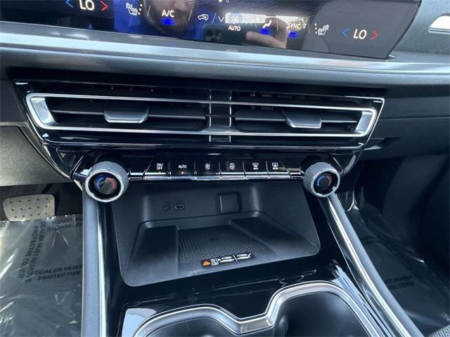 new 2026 Chevrolet Traverse car, priced at $47,415