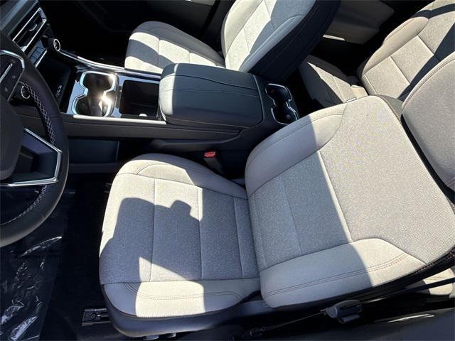 new 2026 Chevrolet Traverse car, priced at $47,415