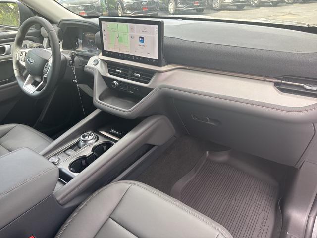 new 2025 Ford Explorer car, priced at $46,384