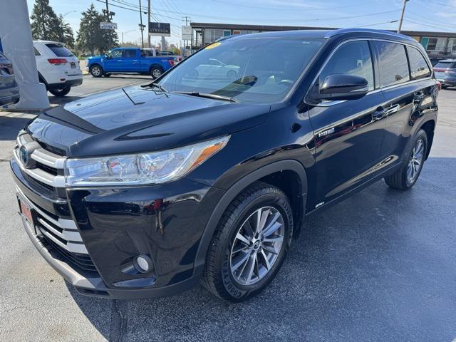 used 2019 Toyota Highlander Hybrid car, priced at $26,451