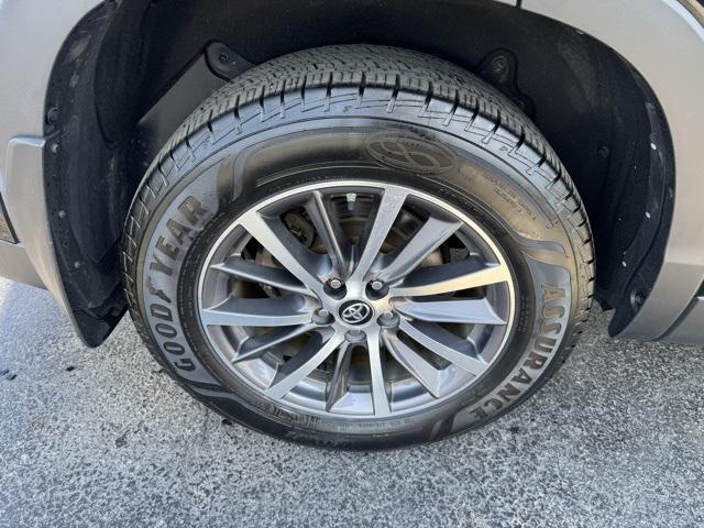 used 2019 Toyota Highlander Hybrid car, priced at $26,451