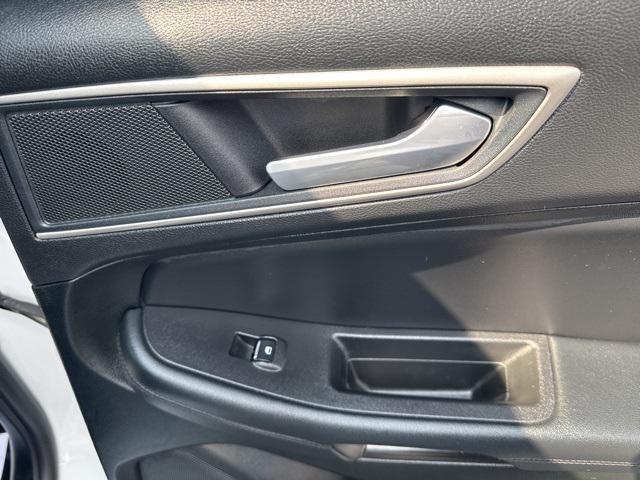 used 2024 Ford Edge car, priced at $25,451