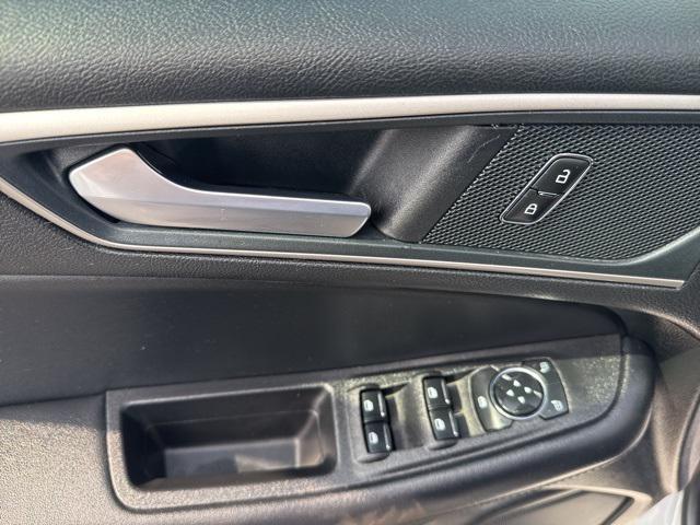 used 2024 Ford Edge car, priced at $25,451